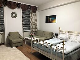 Modern 2BR Apartment Near Danube