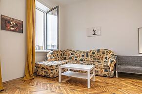 Bright 2BR Apartment Near Danube