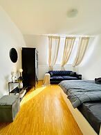 Comfy 3BR Apt With Living Room Balcony