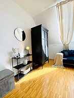 Comfy 3BR Apt With Living Room Balcony