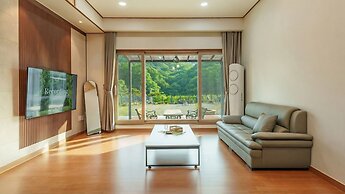 Hongcheon Vivaldi Four Seasons Pension