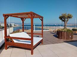 Luxury Marina Apartment - Self Catering