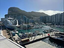 Luxury Marina Apartment - Self Catering