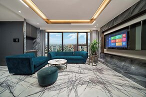 Yashan Tianlai S High-Rise Hotel
