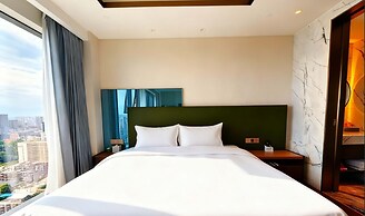 Yashan Tianlai S High-Rise Hotel
