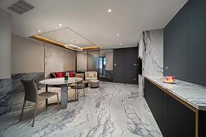 Yashan Tianlai S High-Rise Hotel