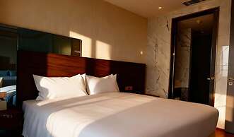 Yashan Tianlai S High-Rise Hotel