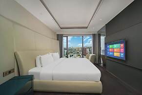 Yashan Tianlai S High-Rise Hotel