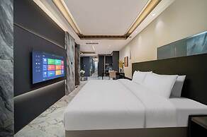 Yashan Tianlai S High-Rise Hotel