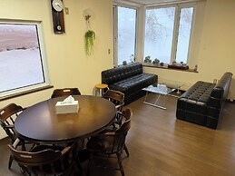 Aoyama House