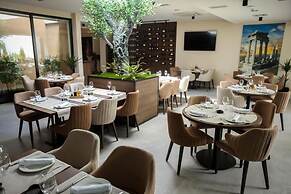 Hotel Maksimum