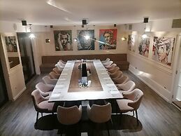Hotel Maksimum