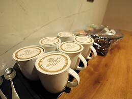 Geetanjali Hotel and Suites