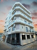 Geetanjali Hotel and Suites