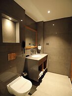 Geetanjali Hotel and Suites
