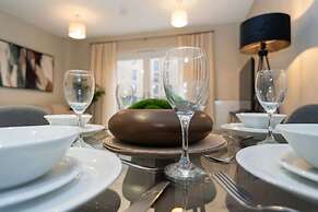 Stunning 3-bedroom Home With Free Parking