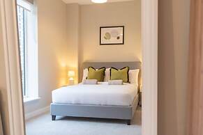 Stunning 3-bedroom Home With Free Parking
