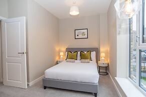 Stunning 3-bedroom Home With Free Parking