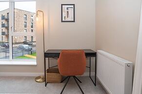 Stunning 3-bedroom Home With Free Parking