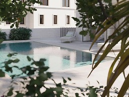 Lantana Villas and Hotel