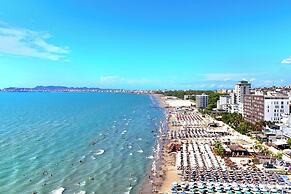 Beachfront & Sea View Apartment 101