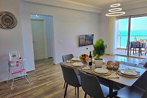 Beachfront & Sea View Apartment 101