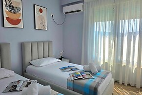 Beachfront & Sea View Apartment 101