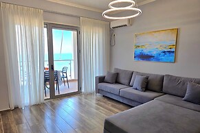 Beachfront & Sea View Apartment 101
