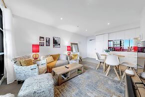 Luxurious one Bedroom Apartment With Pool