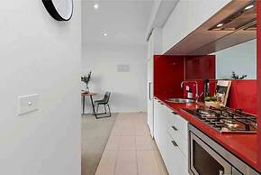 Luxurious one Bedroom Apartment With Pool