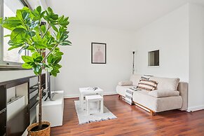 Chic 1BR Steps from Opéra Garnier