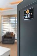 Marine Point Hotel