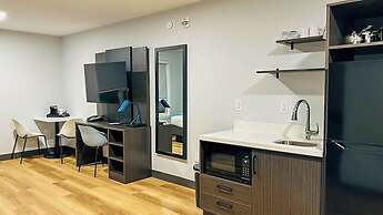 Studio 6 – Fort Frances, On