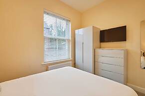 Host Stay Ross View First Floor Apartment