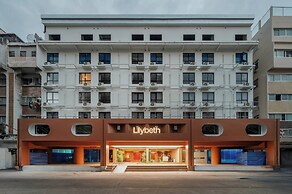 LILYBETH HOTEL PRATUNAM