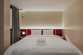 LILYBETH HOTEL PRATUNAM