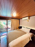 Puunee Wild River Resto & Villa's