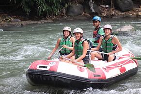 Puunee Wild River Resto & Villa's