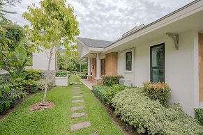 Golden Horizon Villa