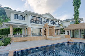 Golden Horizon Villa