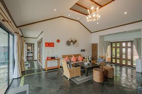 Golden Horizon Villa