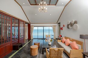 Golden Horizon Villa