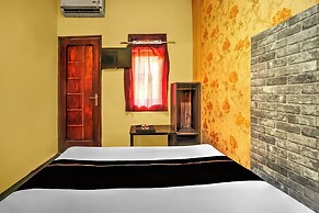 OYO 95043 Guest House Adel's