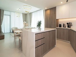 Experience 2BR Luxury Living  LIV Marina
