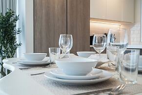 Experience 2BR Luxury Living  LIV Marina