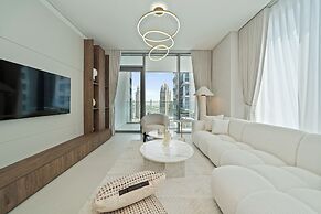 Experience 2BR Luxury Living  LIV Marina