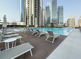 Experience 2BR Luxury Living  LIV Marina