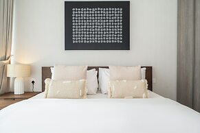 Experience 2BR Luxury Living  LIV Marina