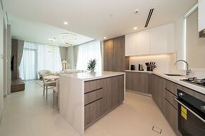 Experience 2BR Luxury Living  LIV Marina