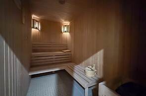 Experience 2BR Luxury Living  LIV Marina